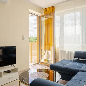 https://rentplanet-apartament-miedziana.hotelswroclaw.com