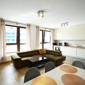 https://podwale-2.hotelswroclaw.com
